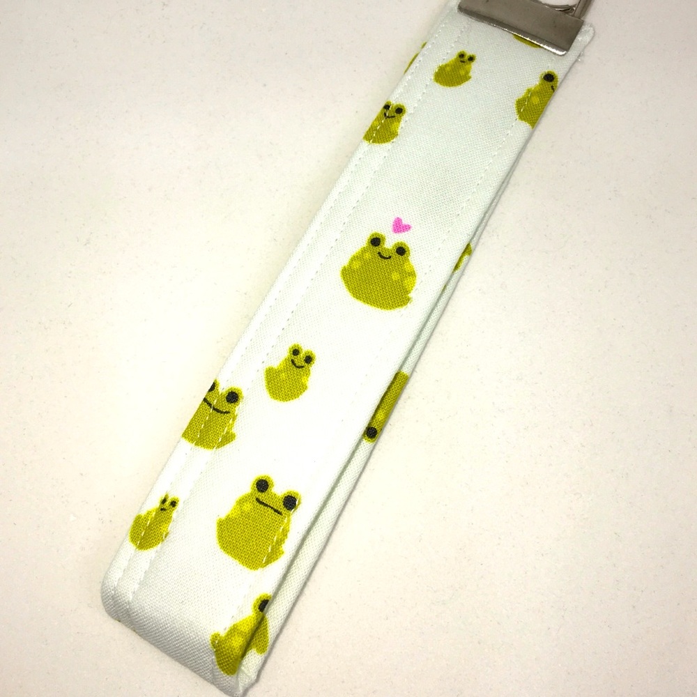 Key Fob Wristlet Keychain in Frog Print